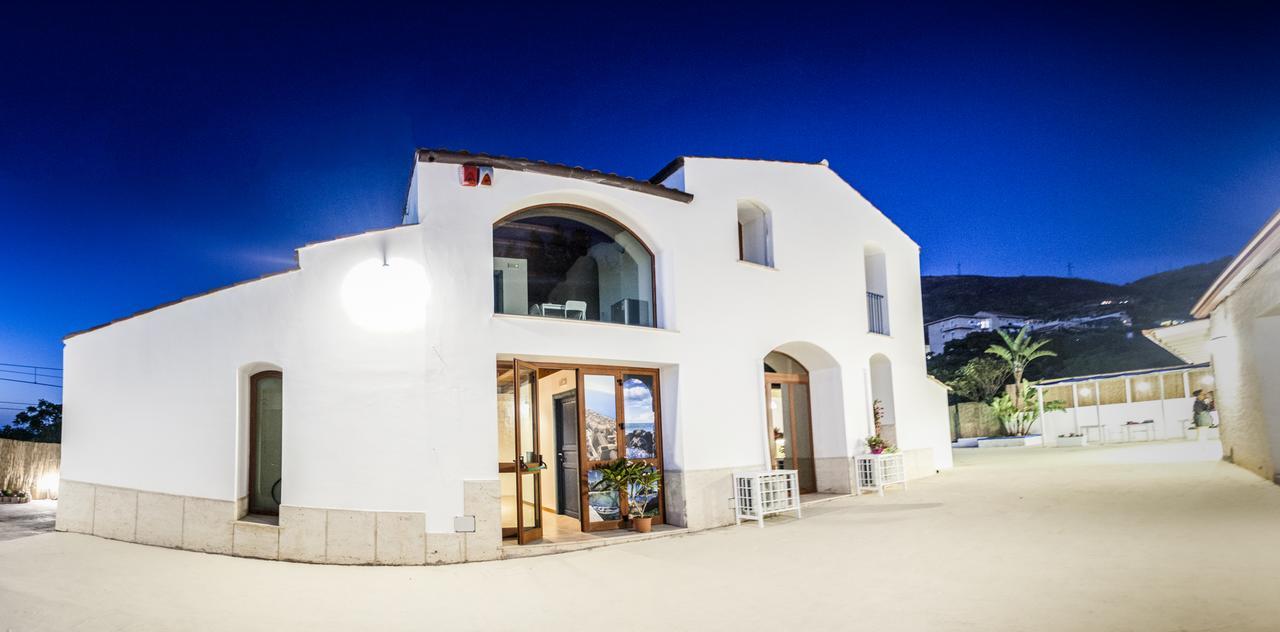 B&B Borgo Marino Чефалу Экстерьер фото