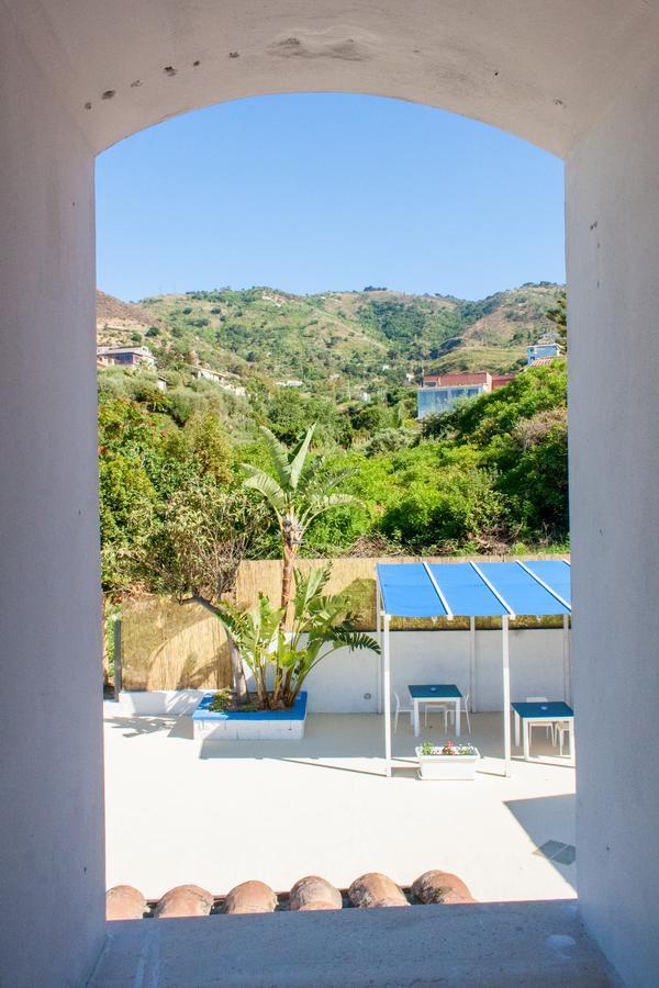 B&B Borgo Marino Чефалу Экстерьер фото